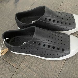 NEW Native womens size 7